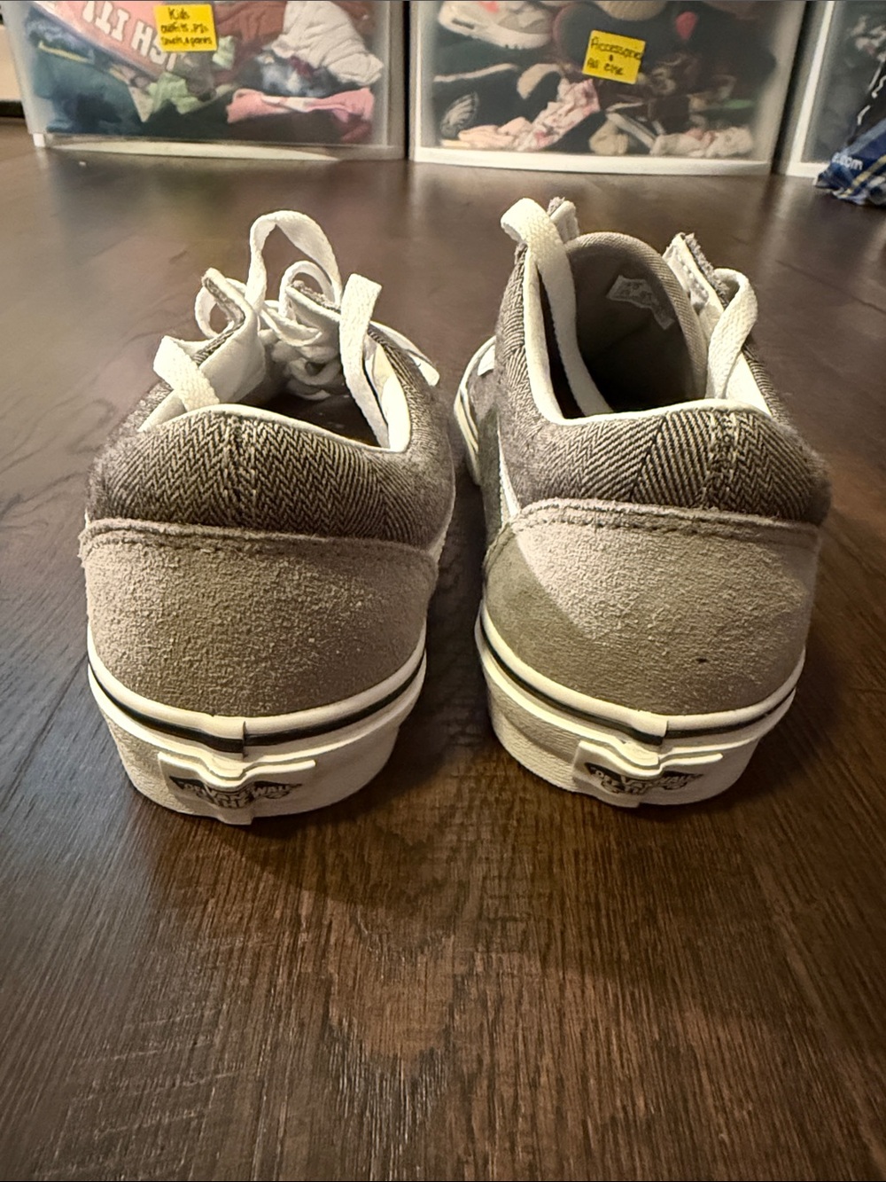 NWOT Vans Low-Top Sneakers in Light Gray and White - Picture 3 of 6
